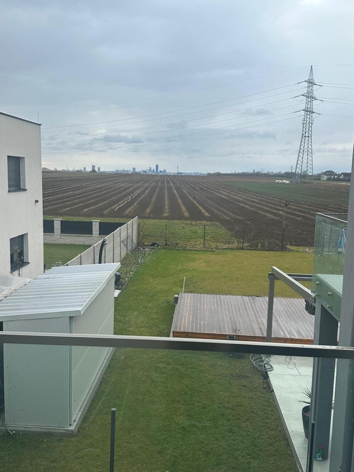 Villa Skyline-View Gerasdorf bei Wien Esterno foto
